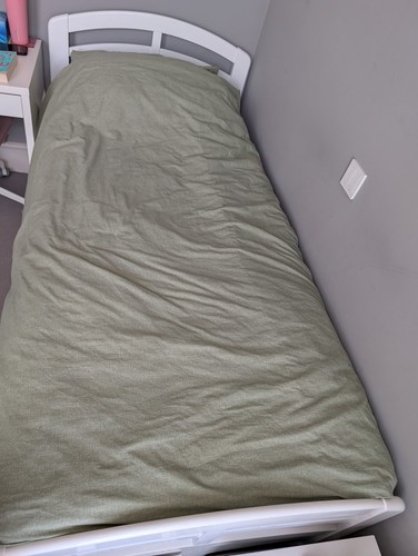 Single trundle bed pull out - -,