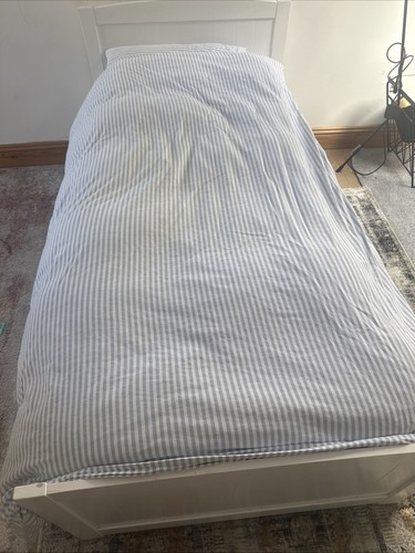 Single white wooden - single, pull